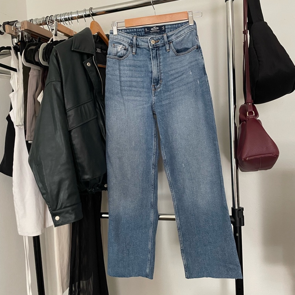 3/$15 Hollister Ultra High Rise Dad Jean